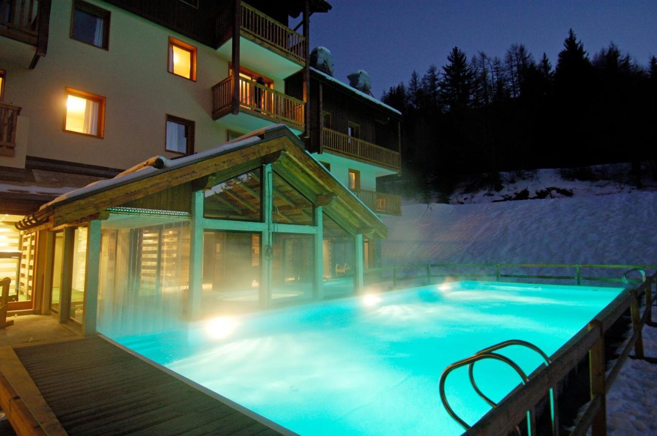 Les Alpages: Alpine Retreat with Pool & Wellness Apartment Lanslebourg-Mont-Cenis Exterior photo