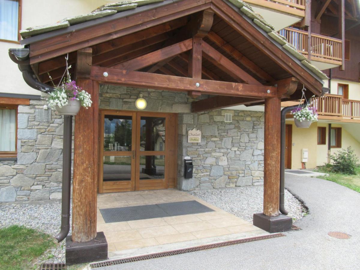 Les Alpages: Alpine Retreat with Pool & Wellness Apartment Lanslebourg-Mont-Cenis Exterior photo