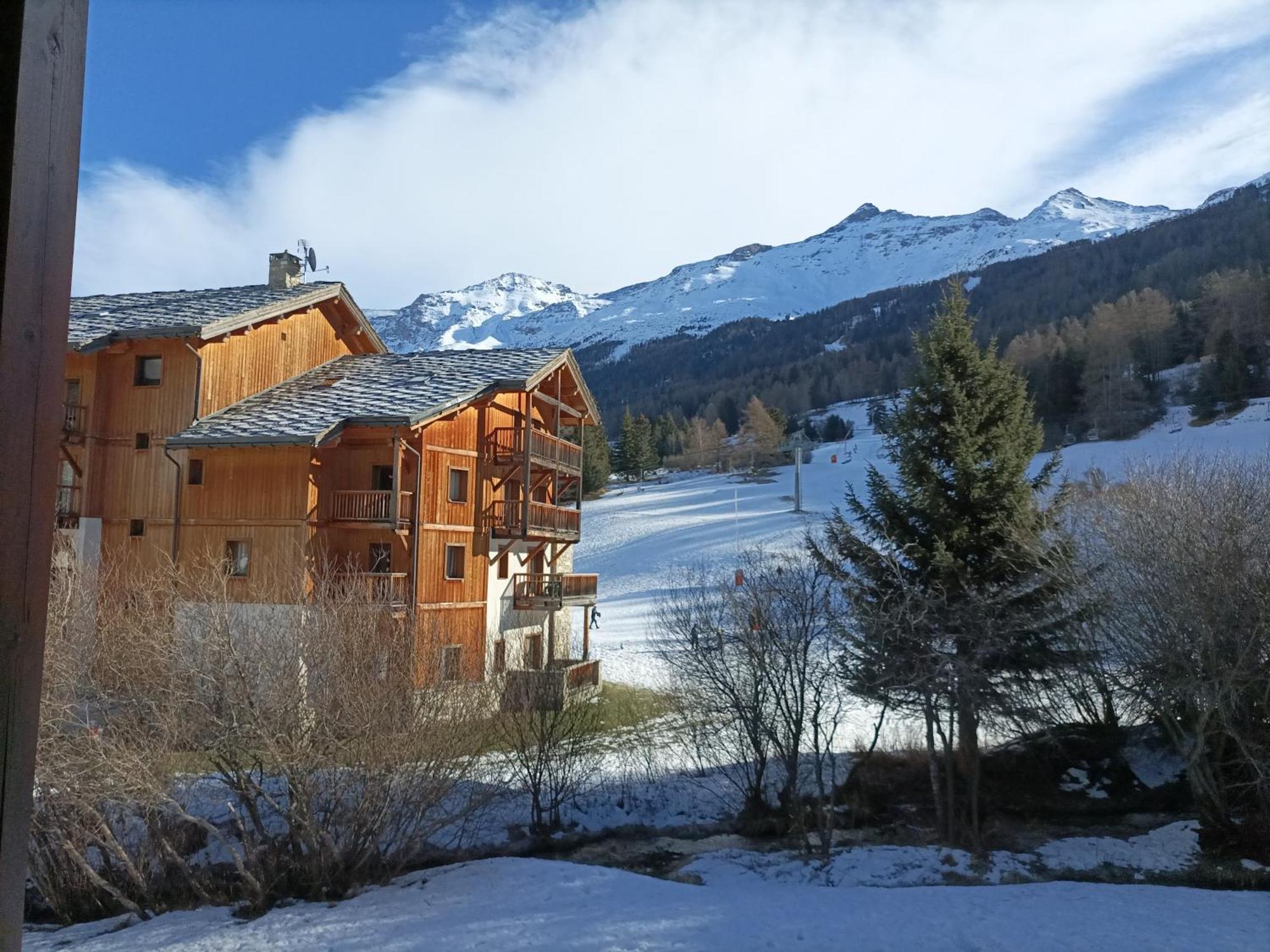 Les Alpages: Alpine Retreat with Pool & Wellness Apartment Lanslebourg-Mont-Cenis Exterior photo
