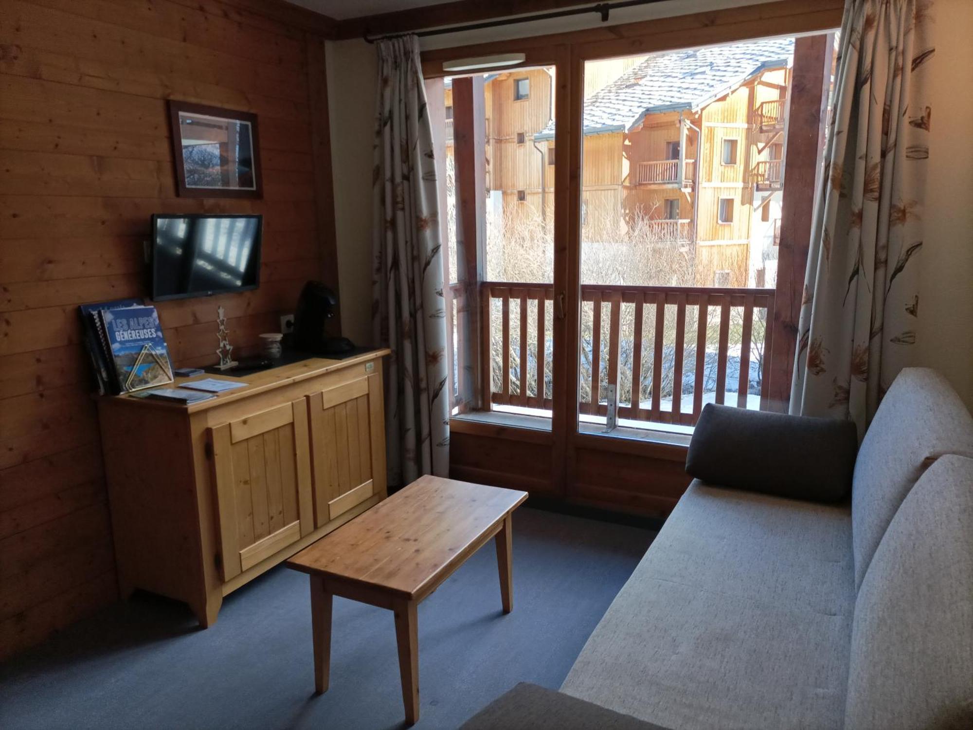 Les Alpages: Alpine Retreat with Pool & Wellness Apartment Lanslebourg-Mont-Cenis Room photo