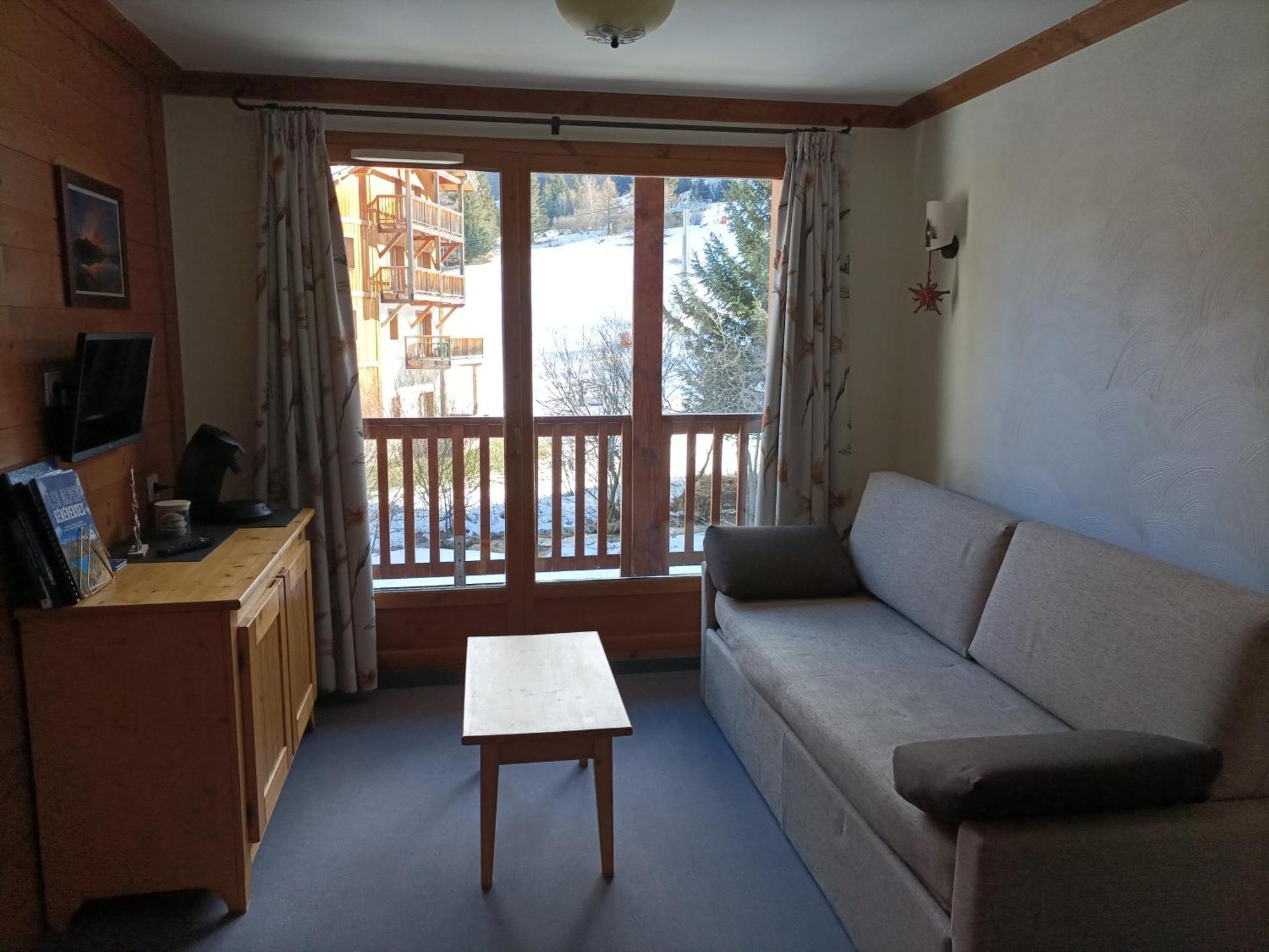 Les Alpages: Alpine Retreat with Pool & Wellness Apartment Lanslebourg-Mont-Cenis Room photo